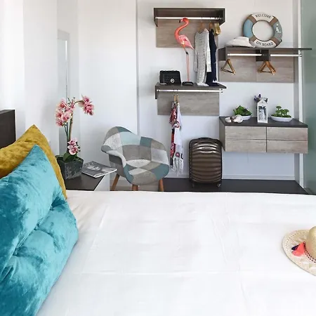 3 Beyond Amadores Playa Apartment *